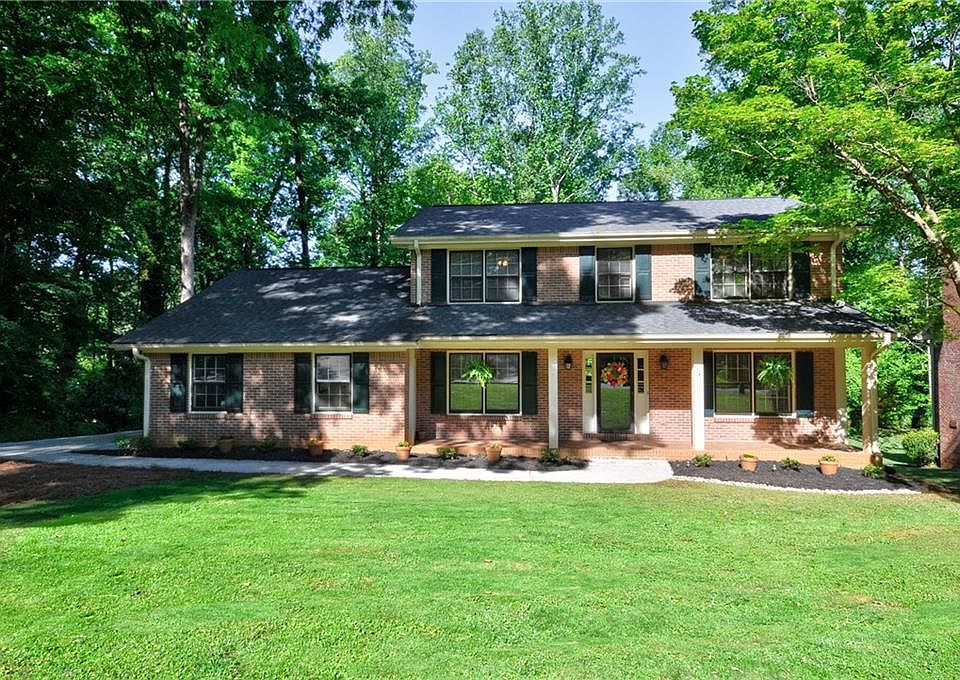 1st image of 2850 Thornridge Ln