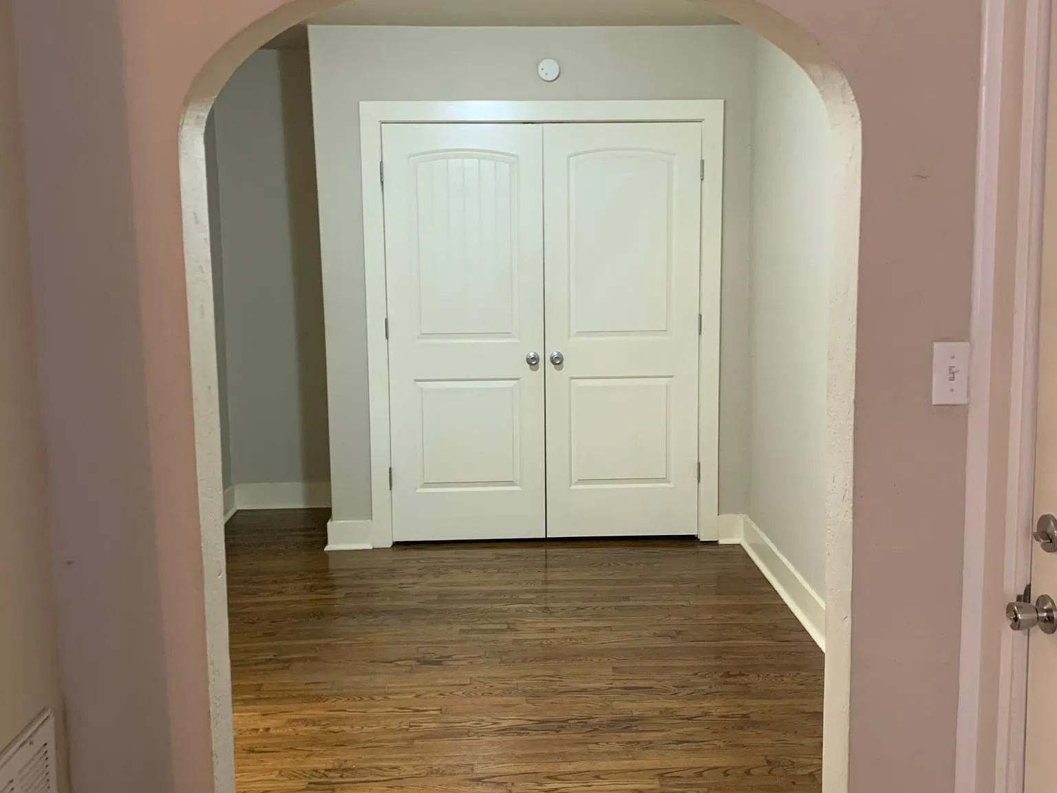 Studio, 650 sqft, $650 — Photo 2