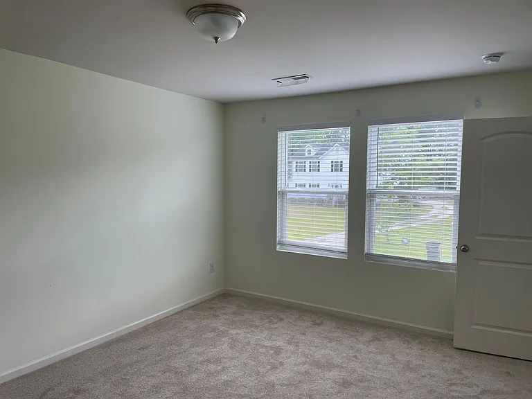 75 Shamrock Dr W — Photo 19