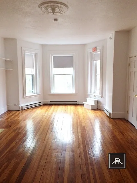 1 bed, 1.0 bath, $2,695 — Photo 3
