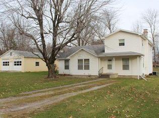 26 SE 8th St, Casey, IL 62420