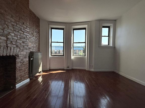 3rd image of 647 Prospect Pl APT 12A