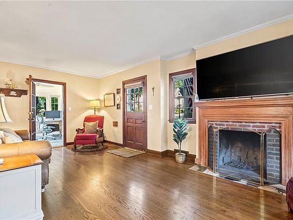 5th image of 4827 Belinder Ct