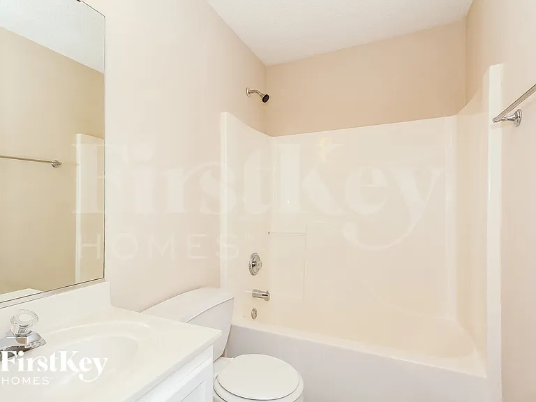 802 Almora Dr — Photo 13