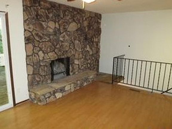 3rd image of 13619 Oakland Dr