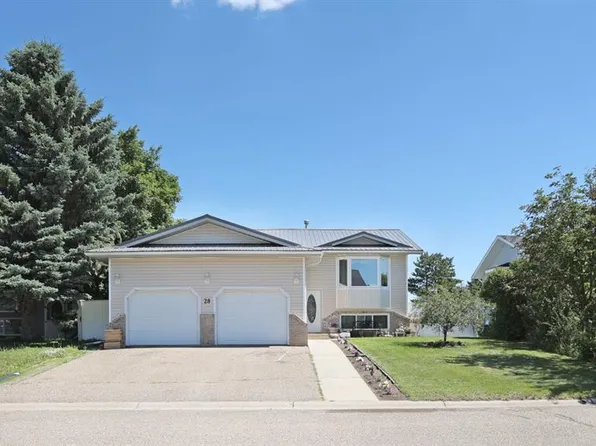 28 Upland Cres W, Brooks, AB T1R 0P9
