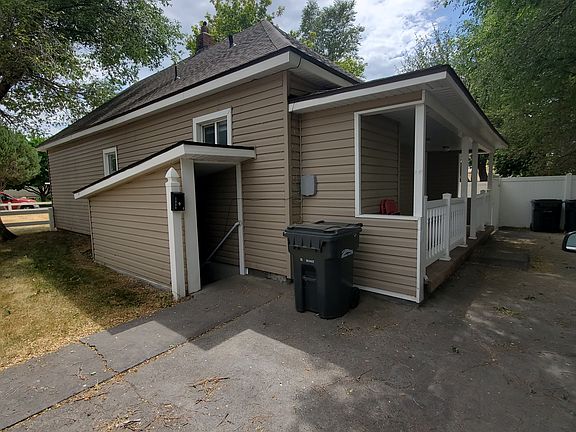 2nd image of 1499 1/2 Mound Ave #1499-1/2