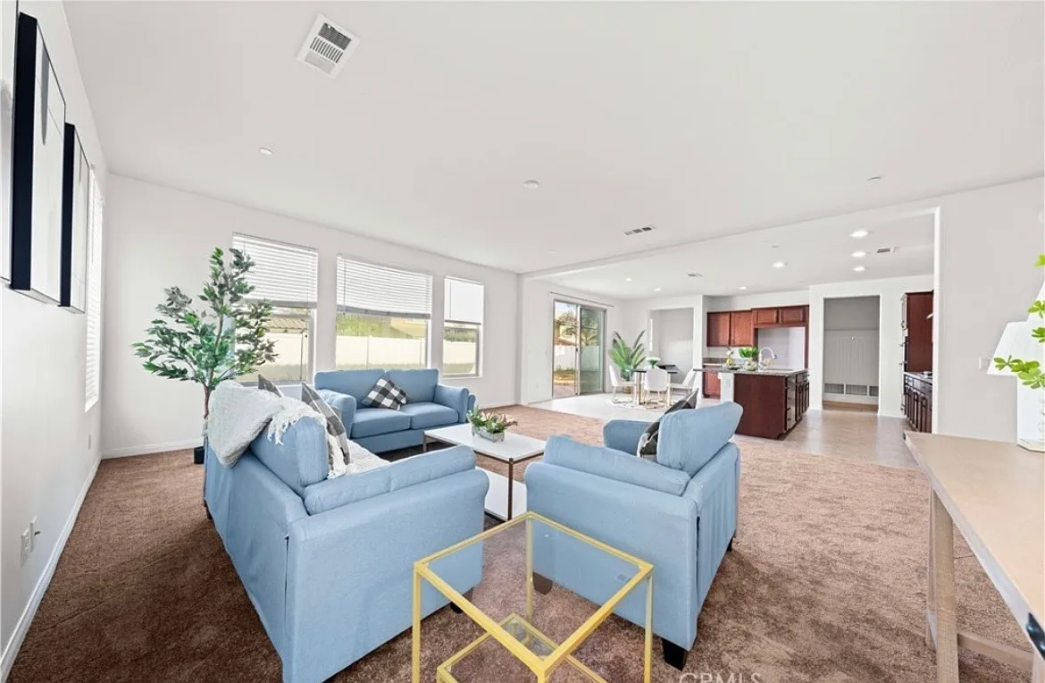 8 bed, 46399 sqft, $999 — Photo 4