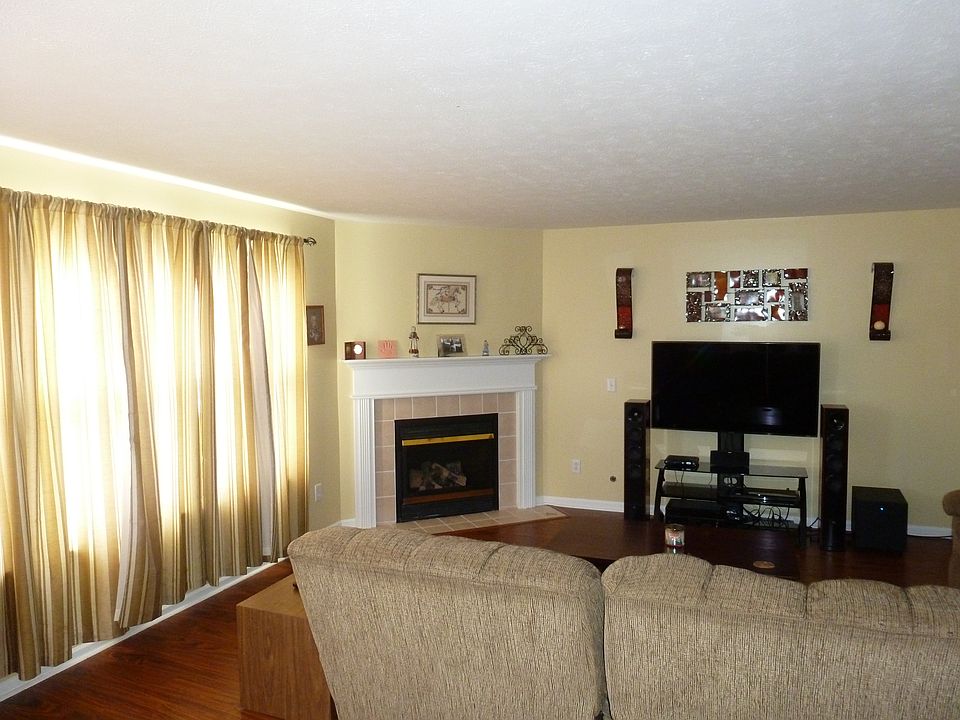 Large great room open to kit