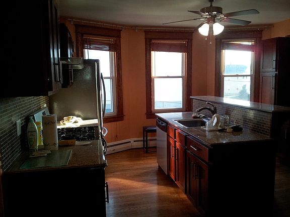 3rd image of 387 Burritt St Floor 1