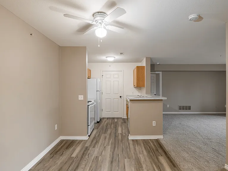 Stratford Place at Brownstown — Photo 15