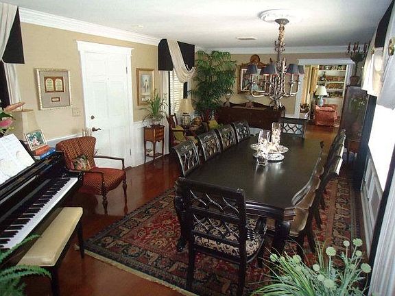 3rd image of 193 Zellwood Dr