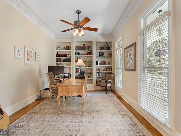 4th image of 3698 Lakeview Dr