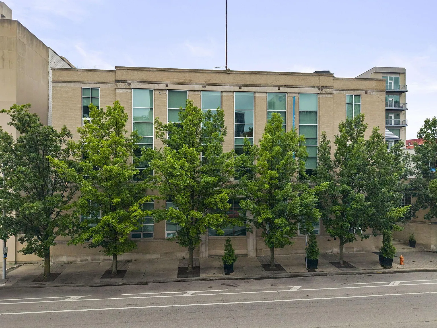 2 bed, 2.0 bath, 1212 sqft, $1,850 — Photo 3