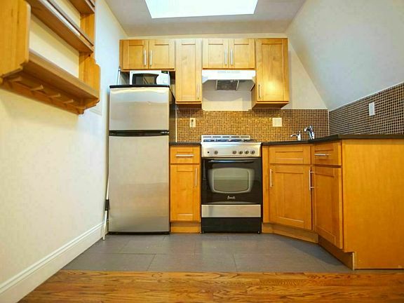 3rd image of 1133 Dean St APT 3