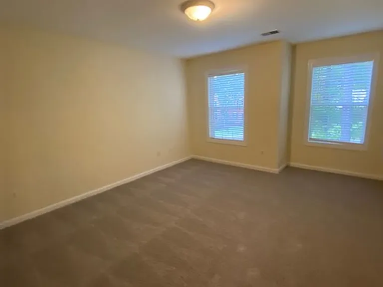 506 Eagle Pointe Dr — Photo 7