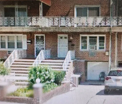 1041 E 80th St Photo 1