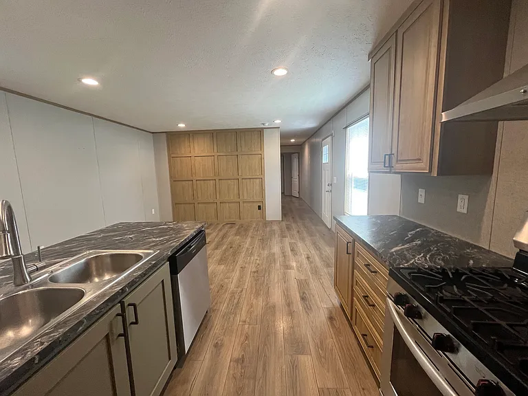 83 Southwick Dr — Photo 12