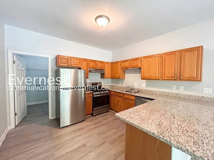 1725 Church St NW — Photo 6