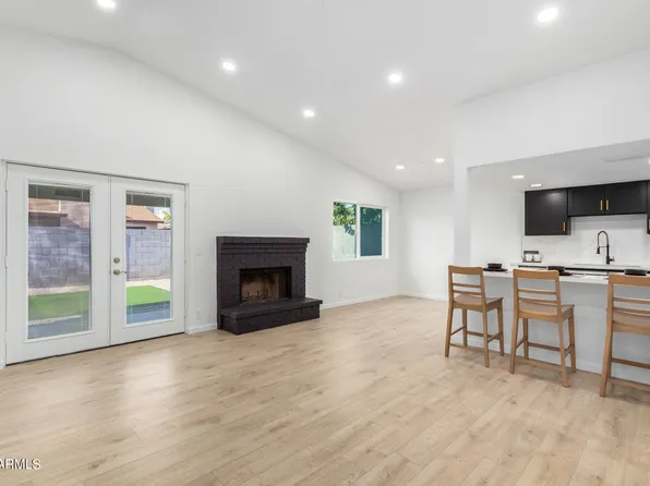 422 E BEHREND Drive, Phoenix, AZ 85024