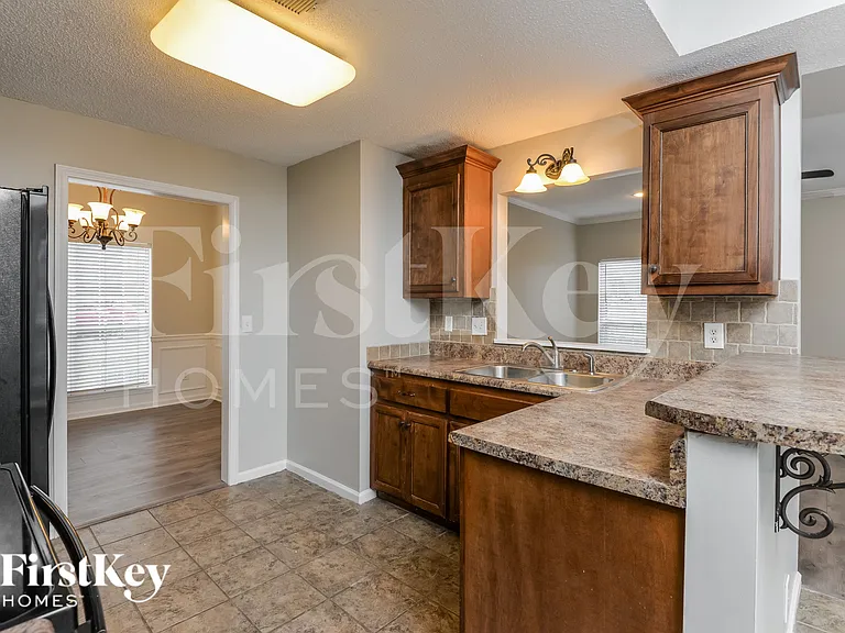 3021 Bowron Rd — Photo 8