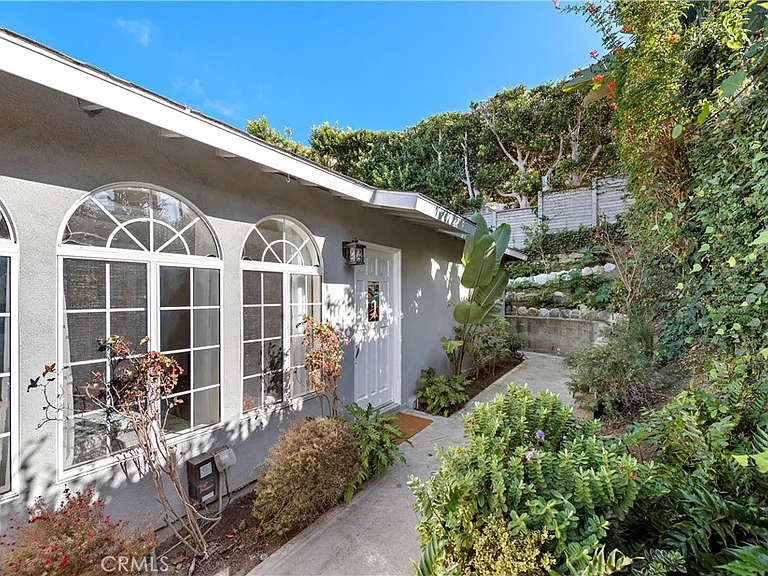 637 Saint Anns Dr — Photo 18