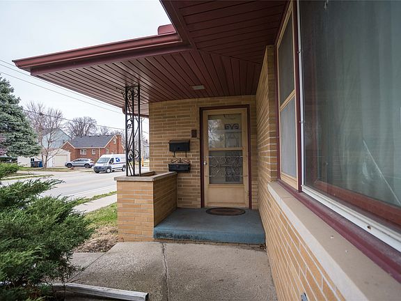 2nd image of 1829 47th St