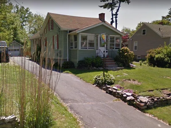 12 Woodland St, Windsor, CT 06095