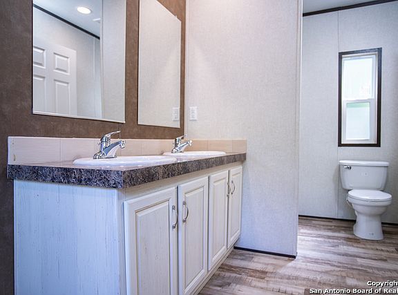 5th image of 169 Kelly Ln