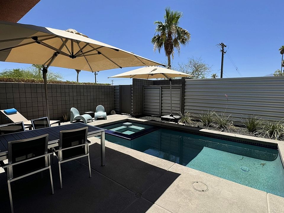Backyard Patio/ Pool 2