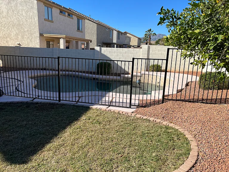18606 W Sunnyslope Ln — Photo 7