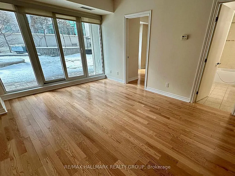 234 Rideau St #209 — Photo 8
