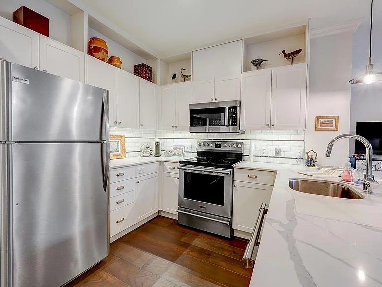 21 Astor — Photo 10