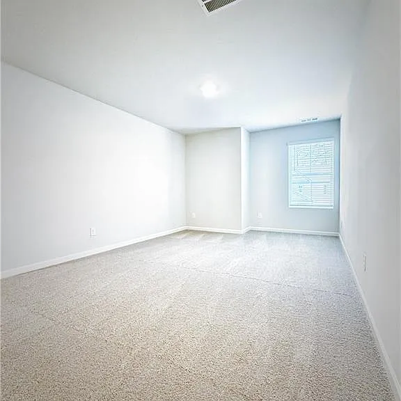 325 Belmont Dr — Photo 13