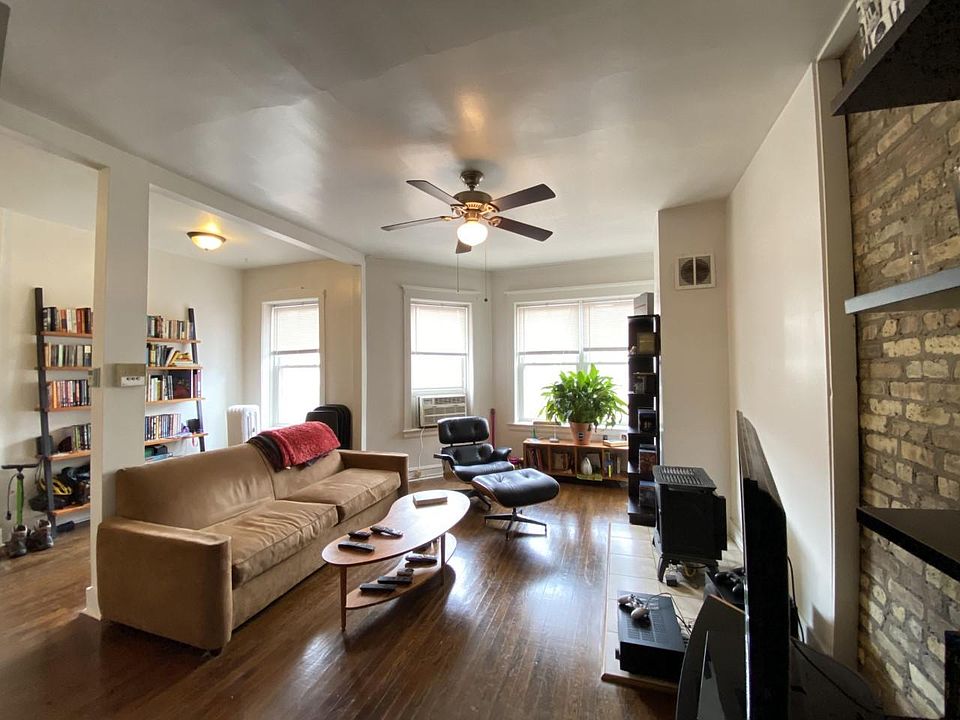1st image of 931-33 W Cornelia Ave #3B