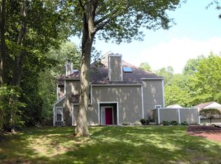 8 Country Walk #8, Shelton, CT 06484