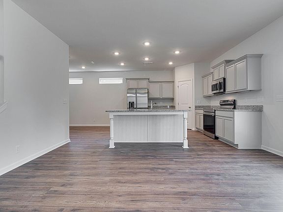 2nd image of 3636 Stormy Ln