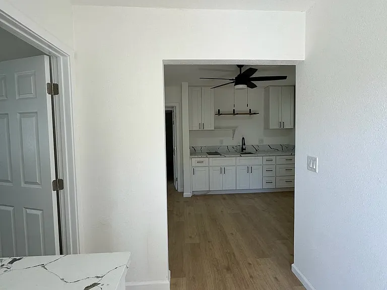 1016 Cedar Brk — Photo 3