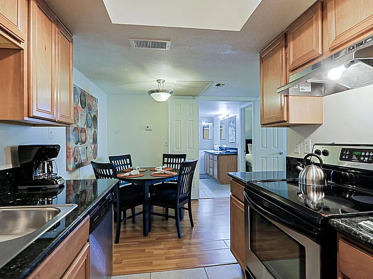 740 W Elm St #116 — Photo 27