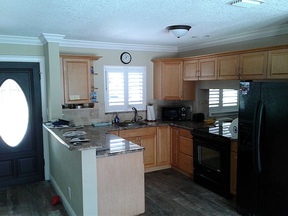 5th image of 9598 Treasure Ln NE
