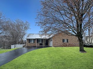3103 W Greenfield Dr, Freeport, IL 61032