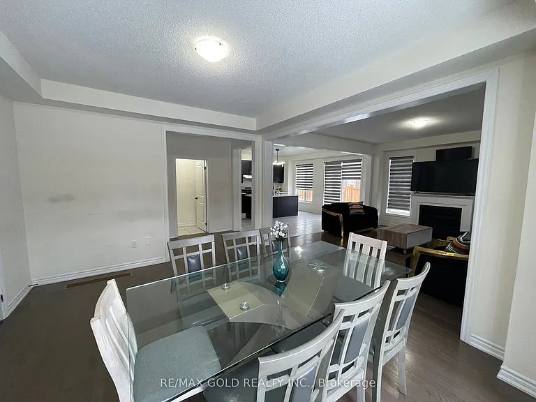 537 Veterans Dr — Photo 28