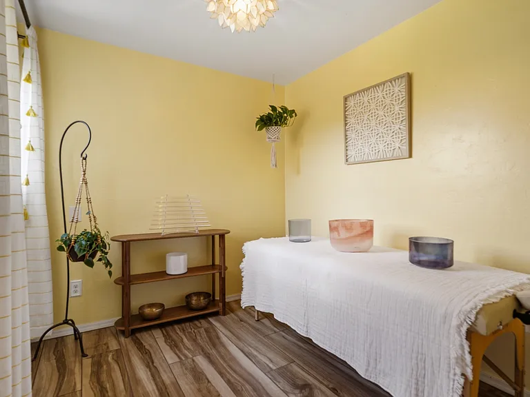 2626 E Hedrick Dr — Photo 15
