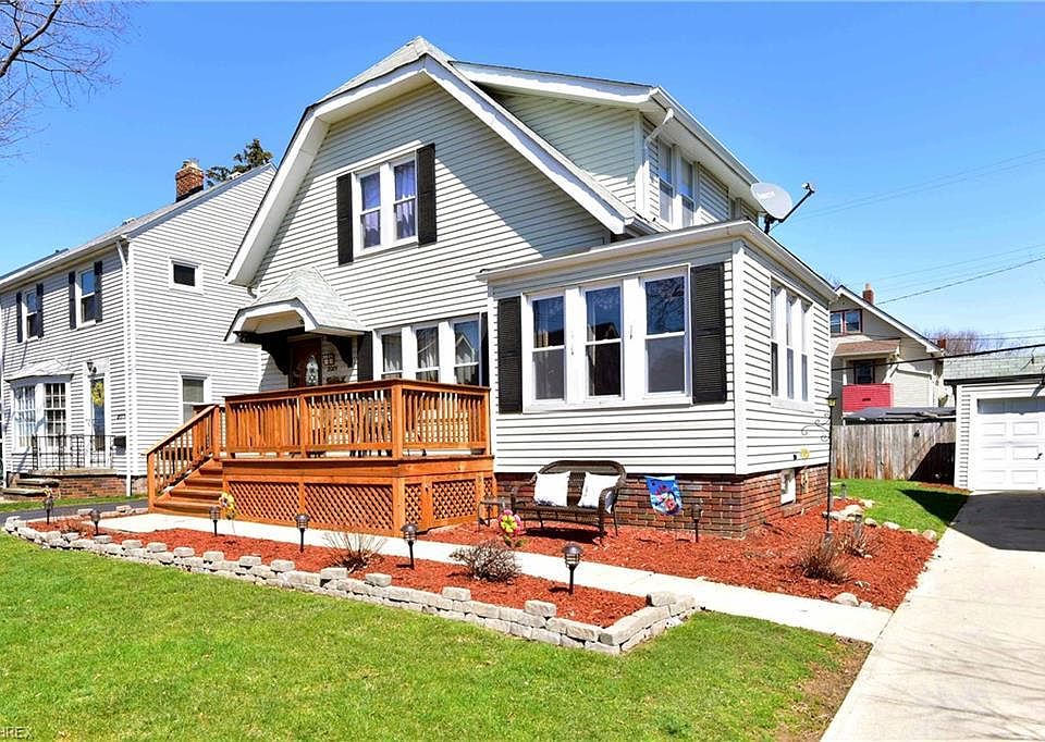 1st image of 2085 Olive Ave