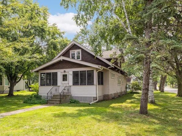 2504 16th Ave E, North Saint Paul, MN 55109