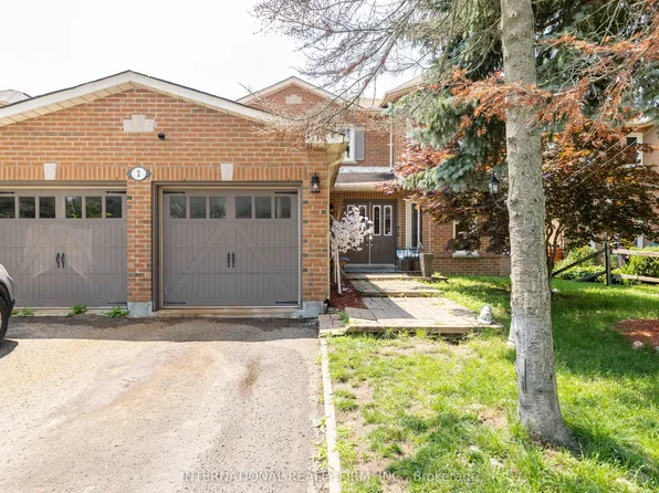 2 Hook Ct, Barrie, ON L4N 7H7