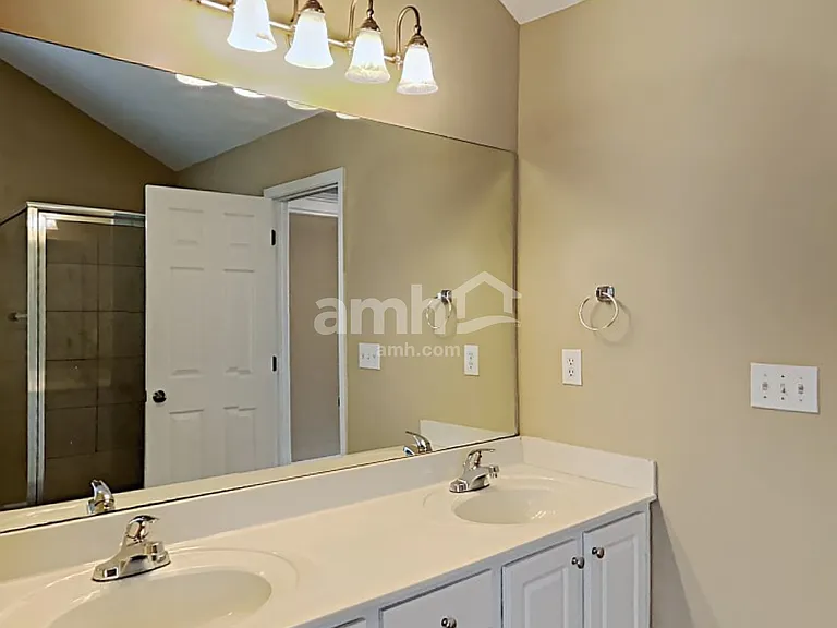 954 Laurel Green Ln — Photo 13