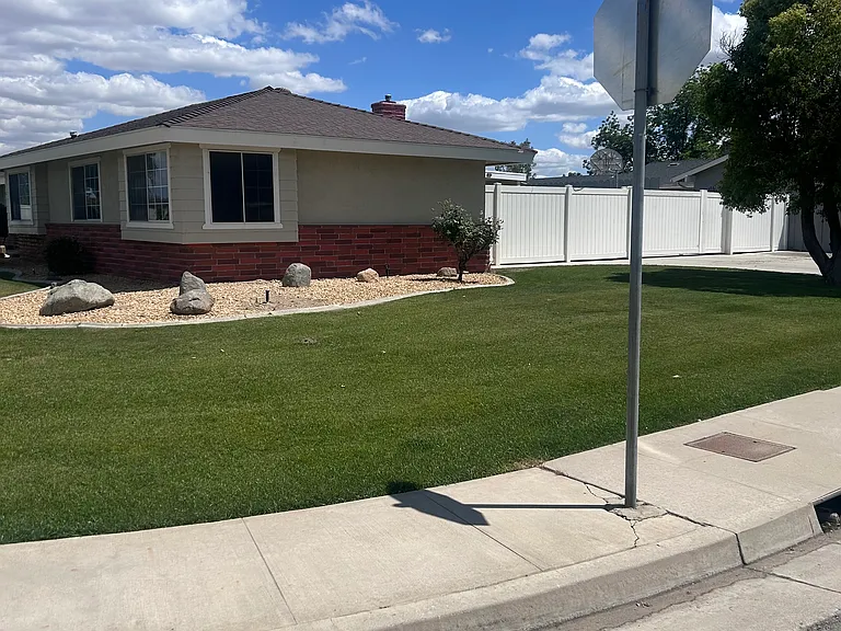 1912 Verdugo Ln — Photo 25