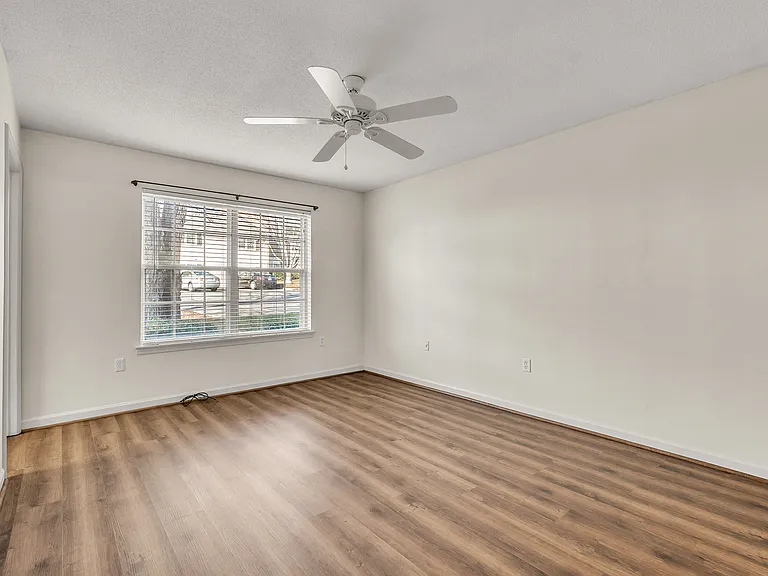 925 Cleveland St #289 — Photo 15