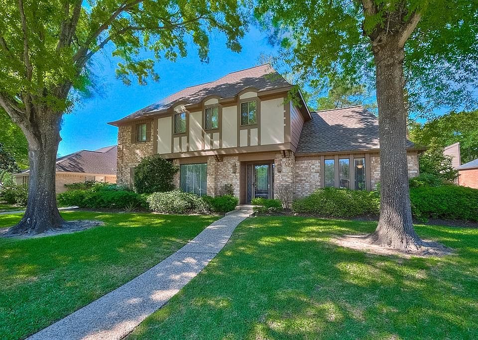 Renovated 4 bedroom, 2/1 bath home located on a quiet cul-de-sac street in the Energy Corridor.